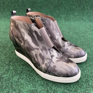 Linea Paolo Suede Camo Print Wedge Shoes Women's US 8.5M Casual Sneaker Side Zip